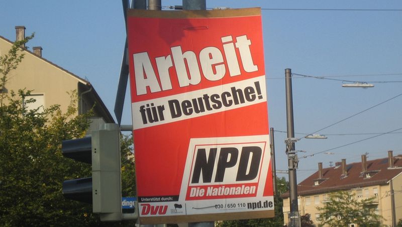 Plakat der NPD zur Bundestagswahl 2005